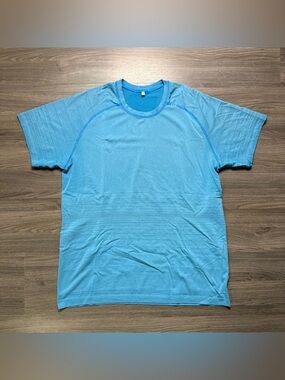 Lululemon Men's Metal Vent Tech Short Sleeve - Blue Stripe